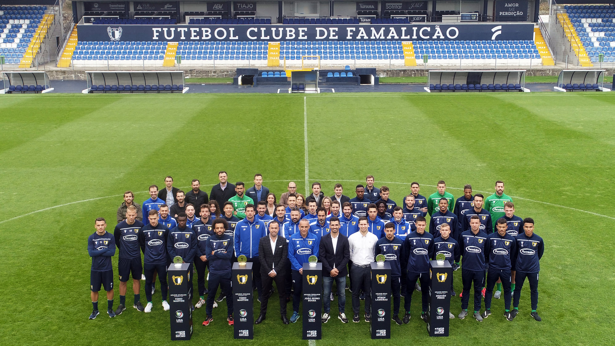 Treinador e jogadores do FC Famalicão recebem prémios da Liga Portugal - FC  Famalicão