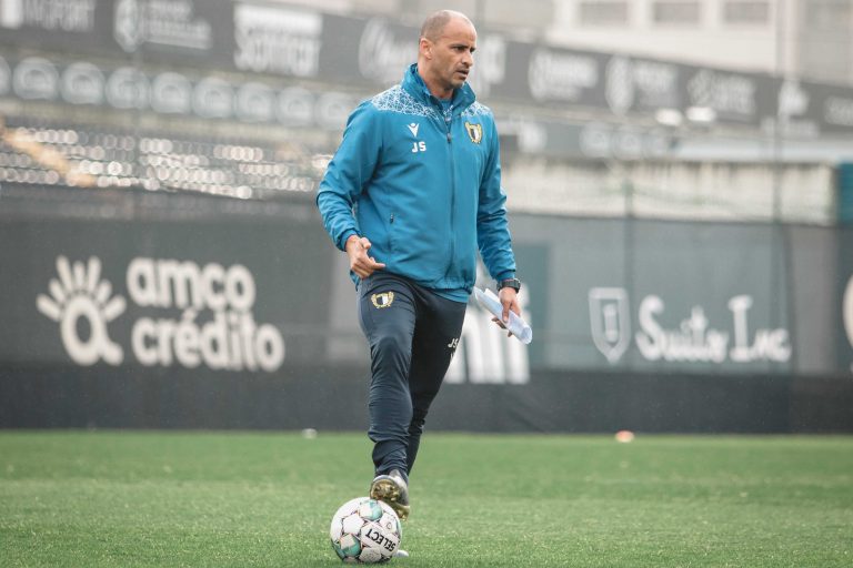 Treinador e jogadores do FC Famalicão recebem prémios da Liga Portugal - FC  Famalicão