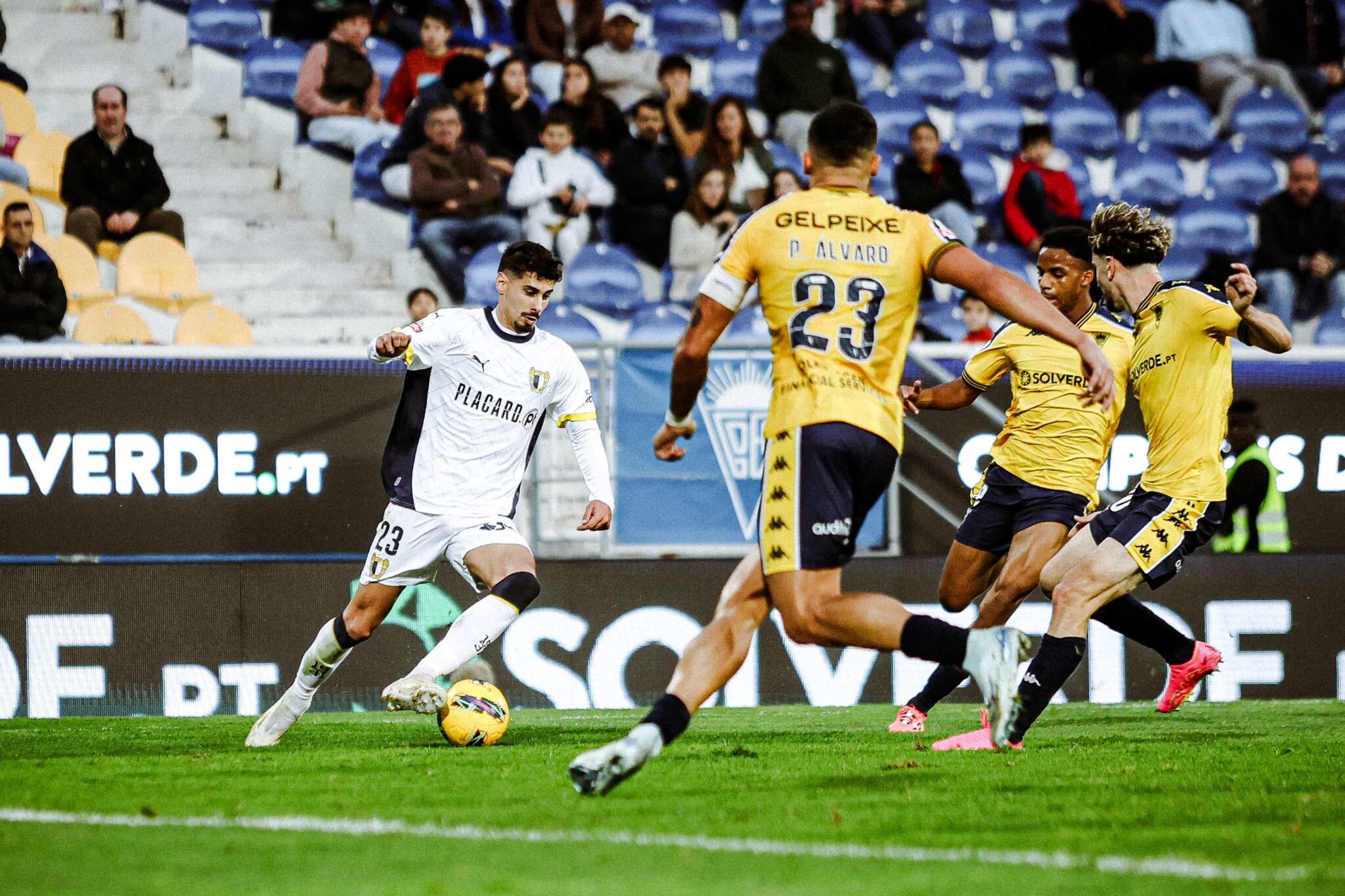 GD Estoril Praia 2-1 FC Famalicão - FC Famalicão